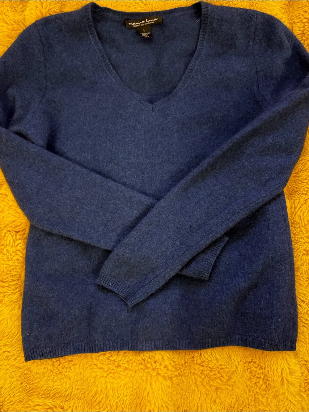 Gorgeous 100% Cashmere V-neck Sweater